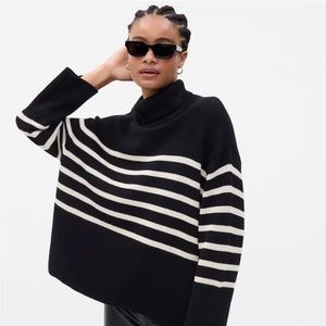 24/7 Split-Hem Turtleneck Sweater, NWOT